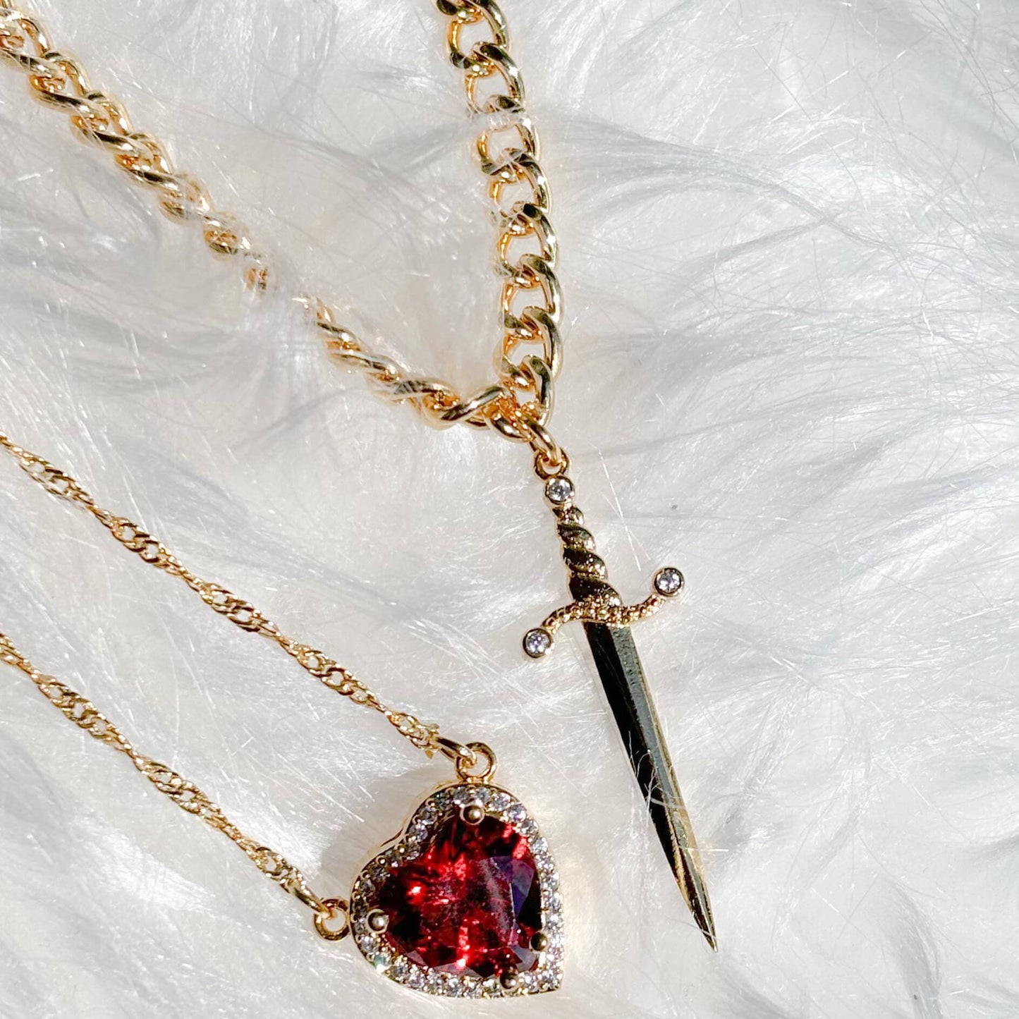 Snow White and the Huntsman Couple Necklace