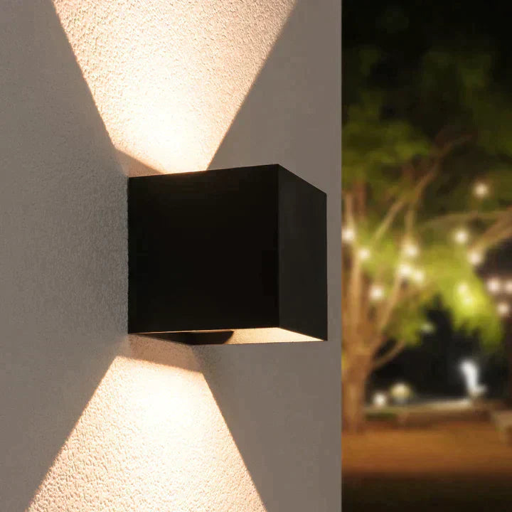 Cubic™ - Luksuriøs, symmetrisk LED-vegglampe med lysdioder